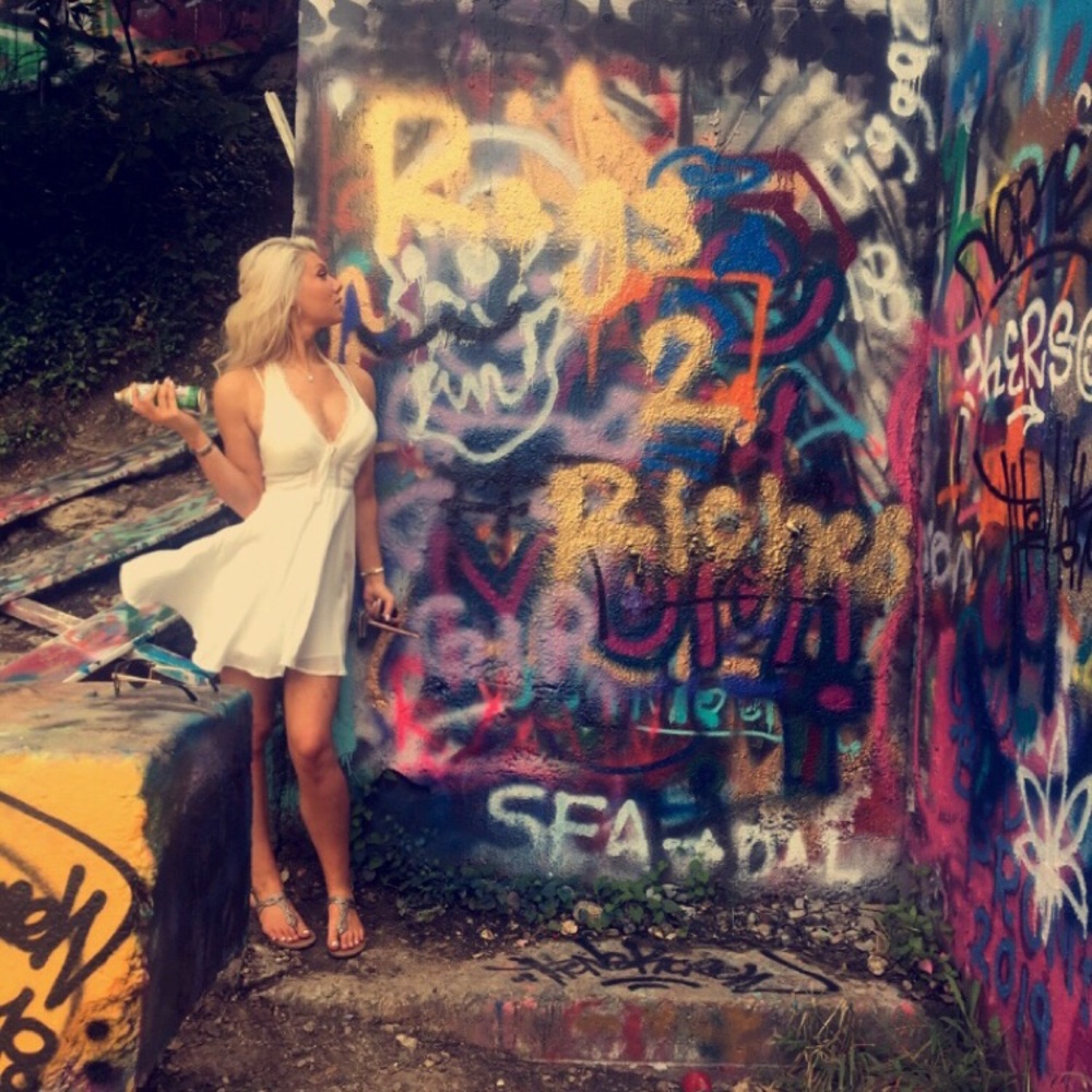 Insta!: @kissmyasshlyn